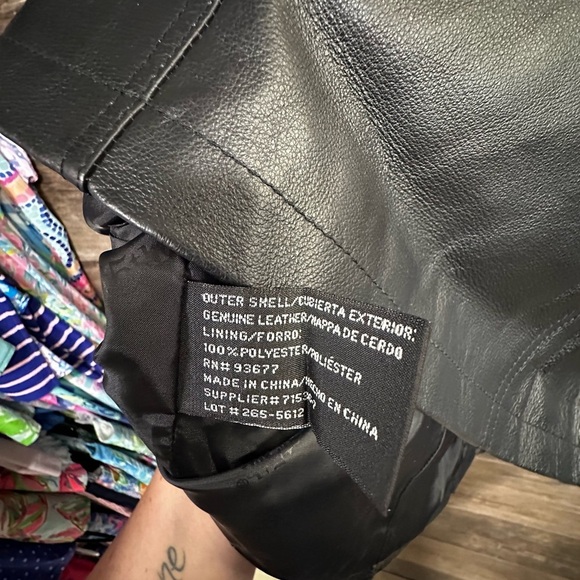 East 5th Black Leather Jacket Coat Timeless Design - Picture 5 of 8